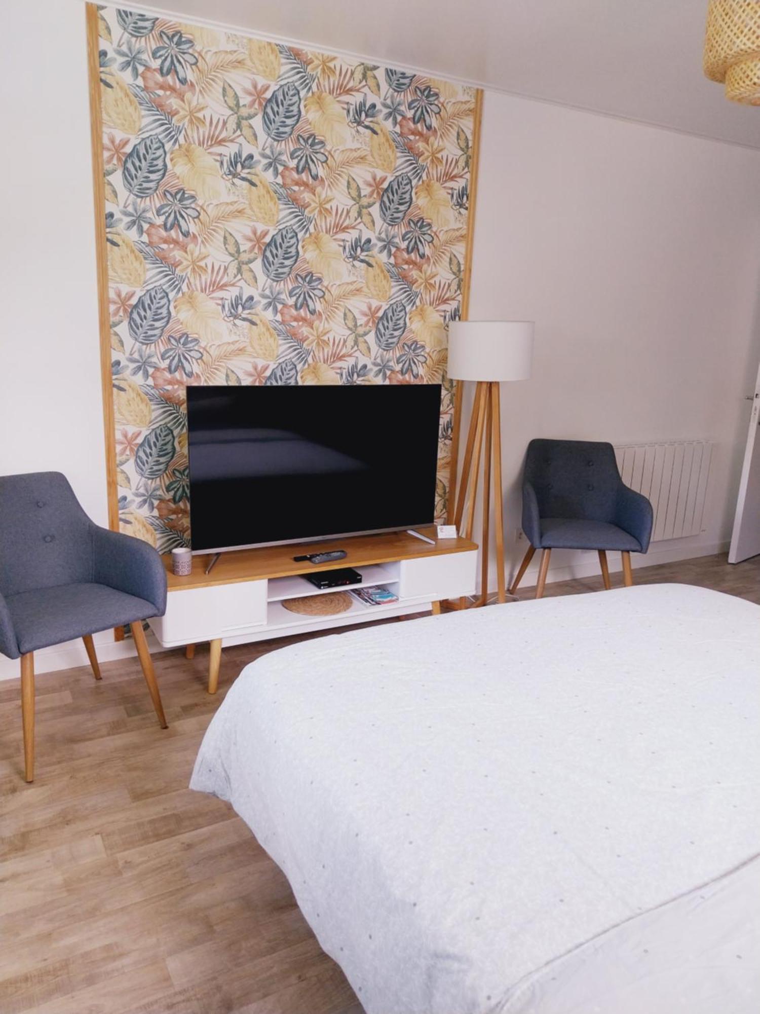 Superbe Grand Studio Tout Confort Avec Exterieur Poussan Exteriér fotografie
