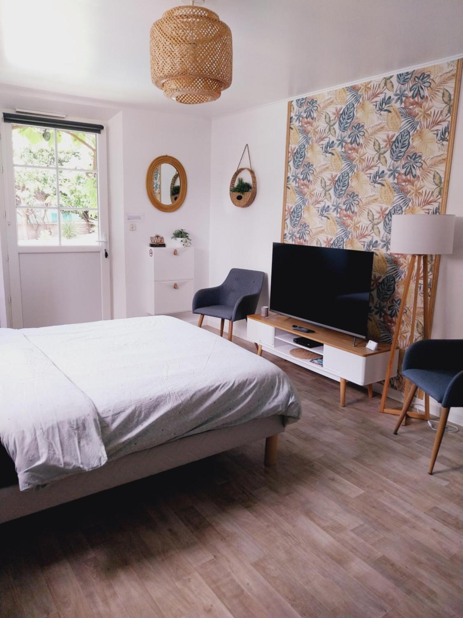Superbe Grand Studio Tout Confort Avec Exterieur Poussan Exteriér fotografie