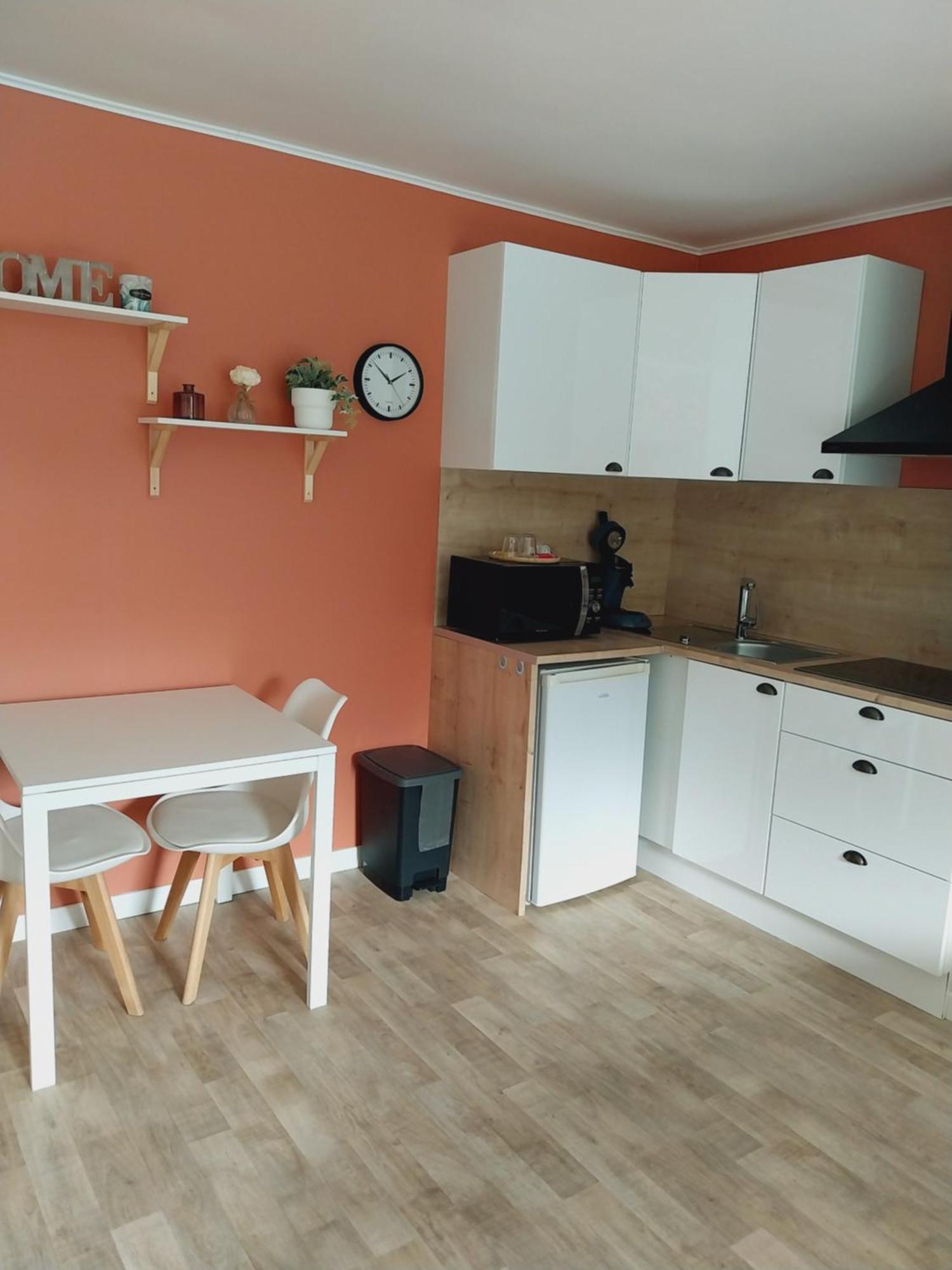 Superbe Grand Studio Tout Confort Avec Exterieur Poussan Exteriér fotografie